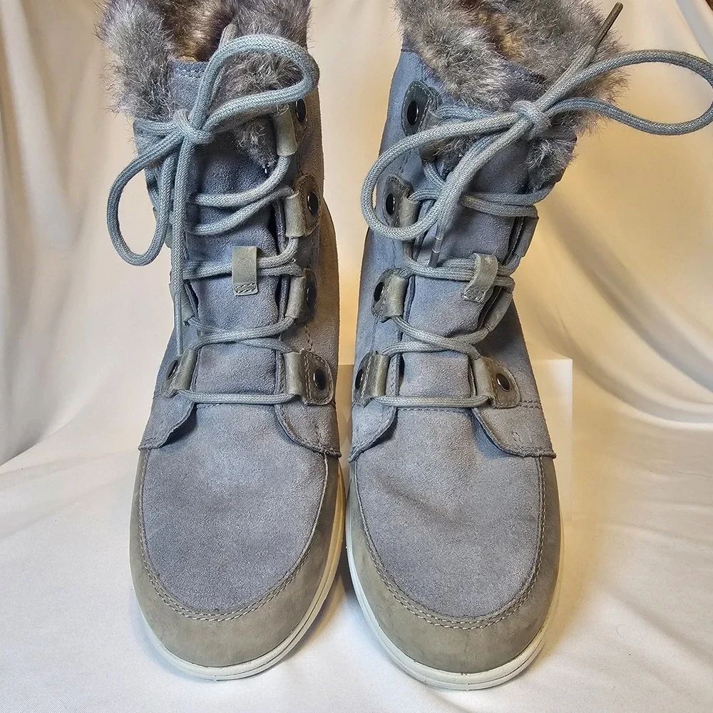 Sorel Explorer Joan Womens 10 Gray Suede Faux Fur Winter Boots Lightweight Cozy‎